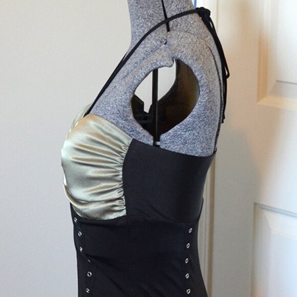 C.C. 1827 "Made You Look" brand Halter Top size medium - Picture 6 of 10